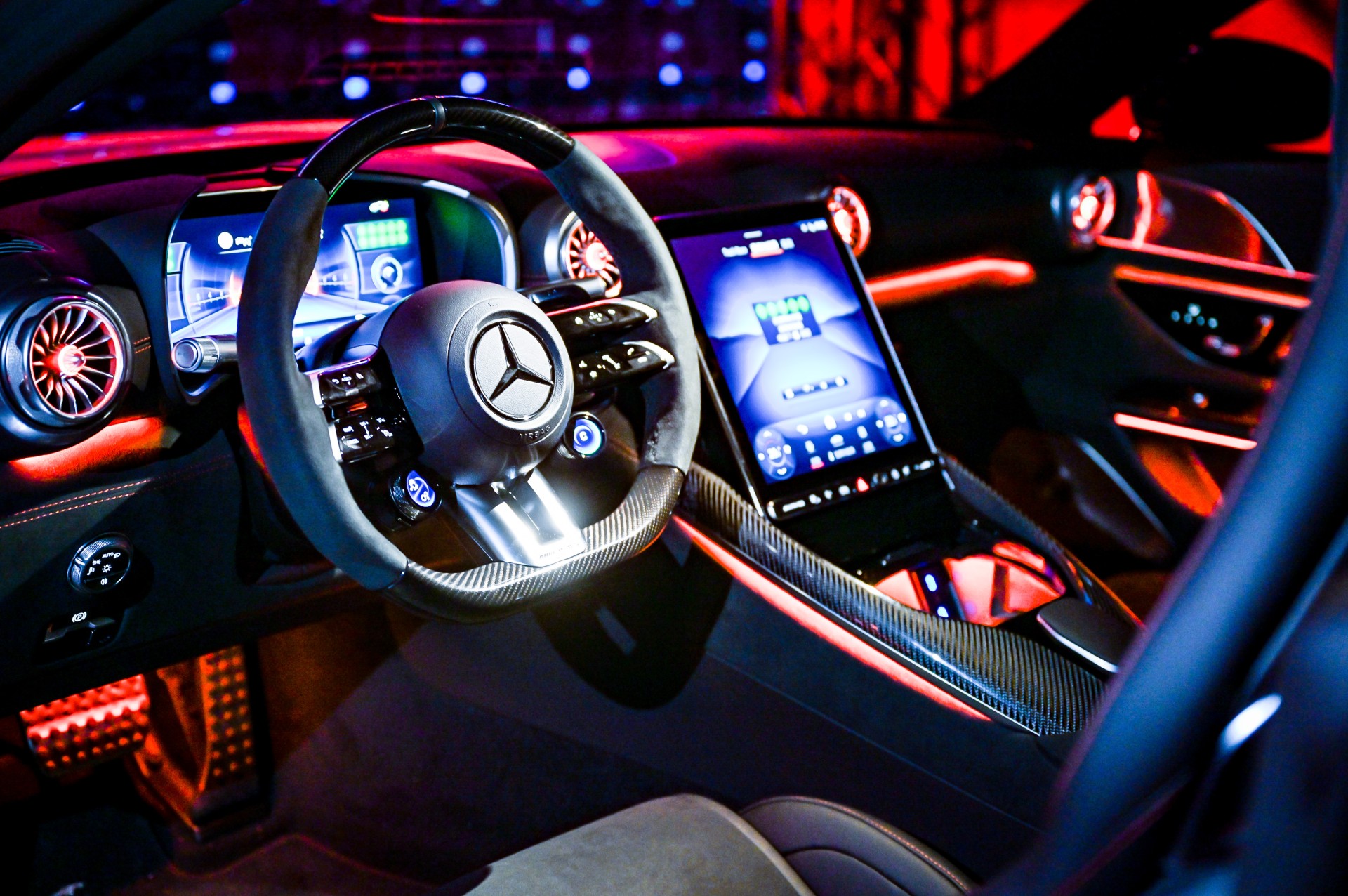 地表最速家族的新星：Mercedes-AMG GT Coupe 掀起性能革命