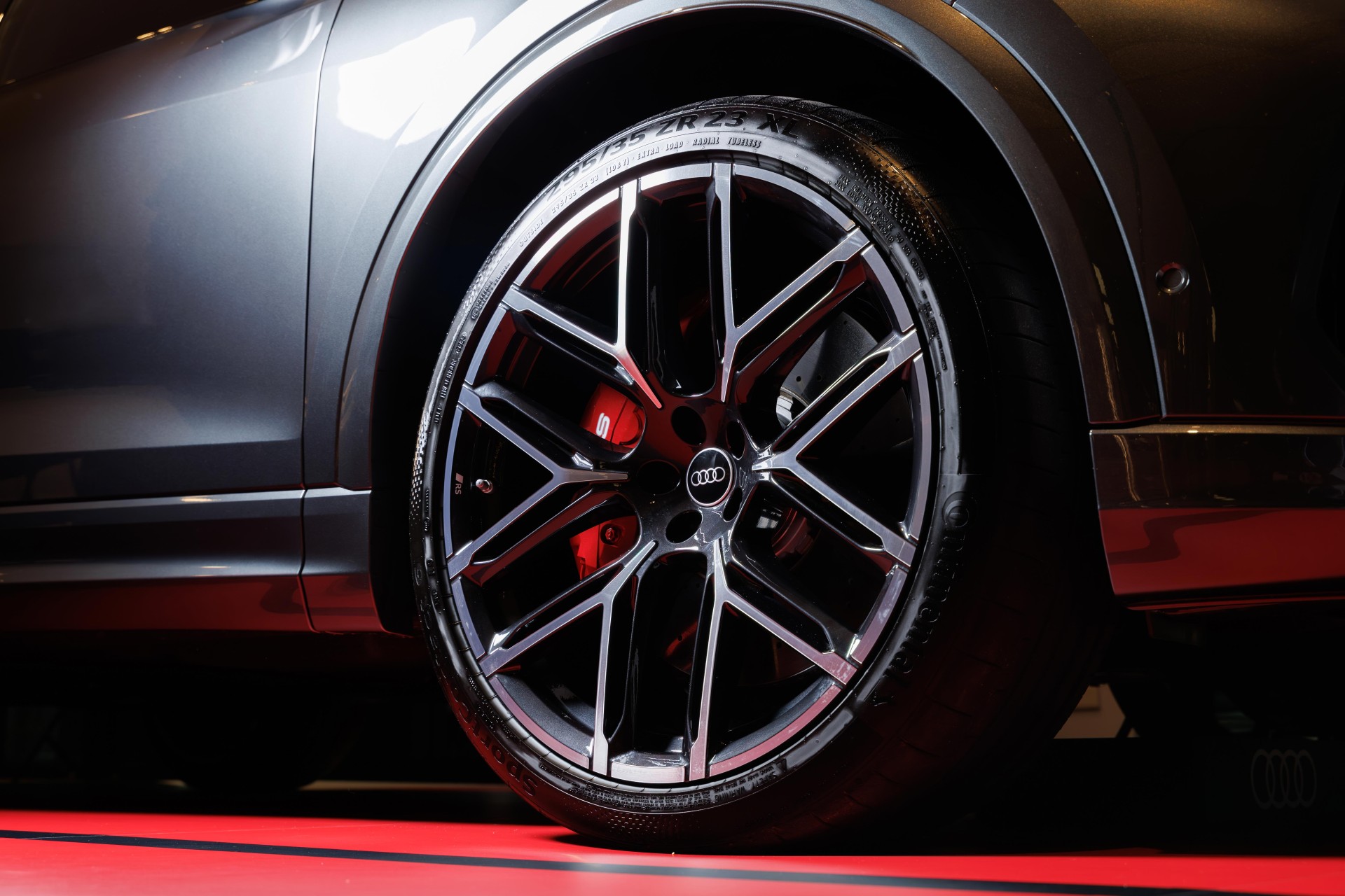 Audi RS Q8全新登台，重塑高性能休旅的速度與豪華定義