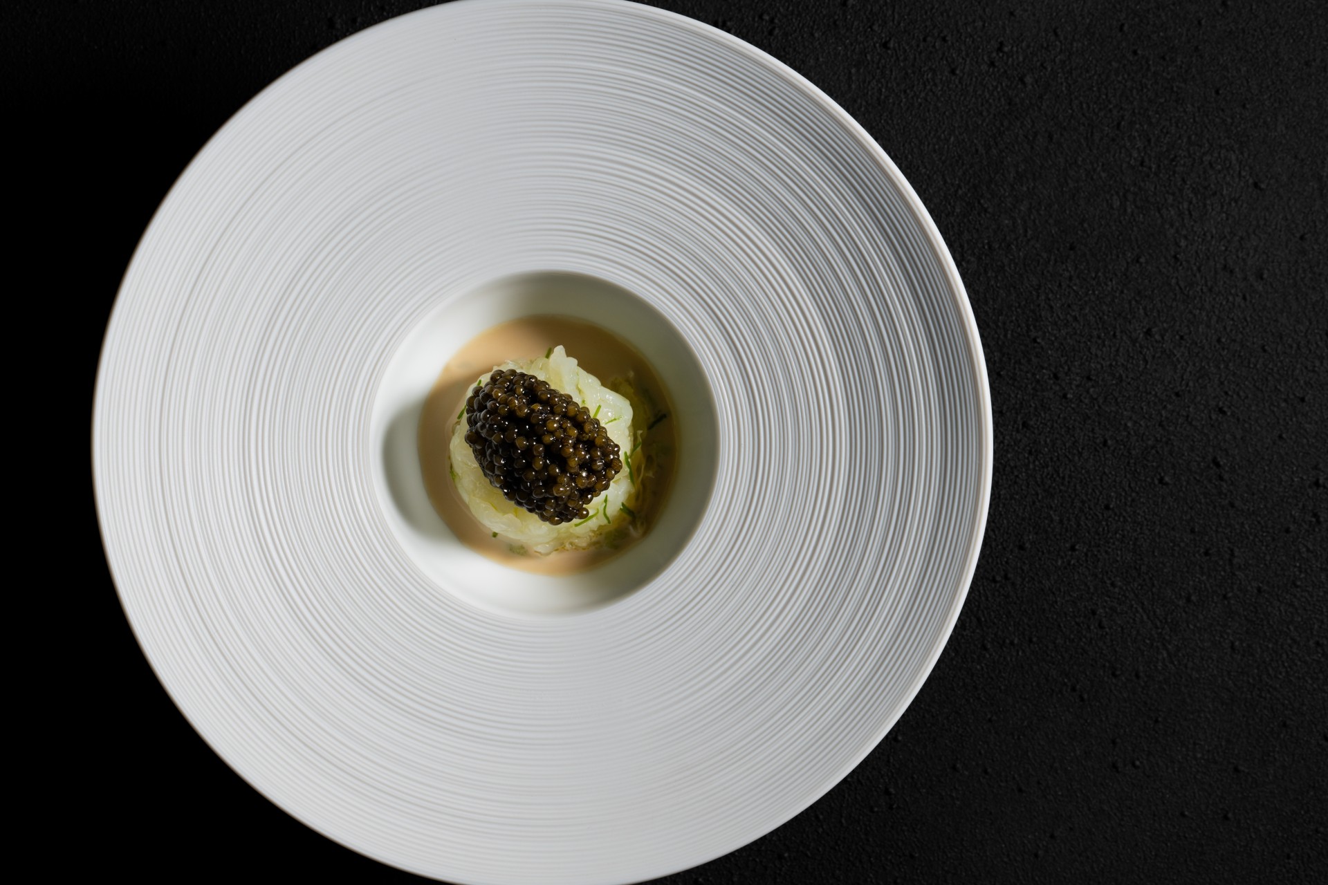 受米其林肯定的AKIN君尹推出秋季菜單，以餐點讚頌食慾之秋