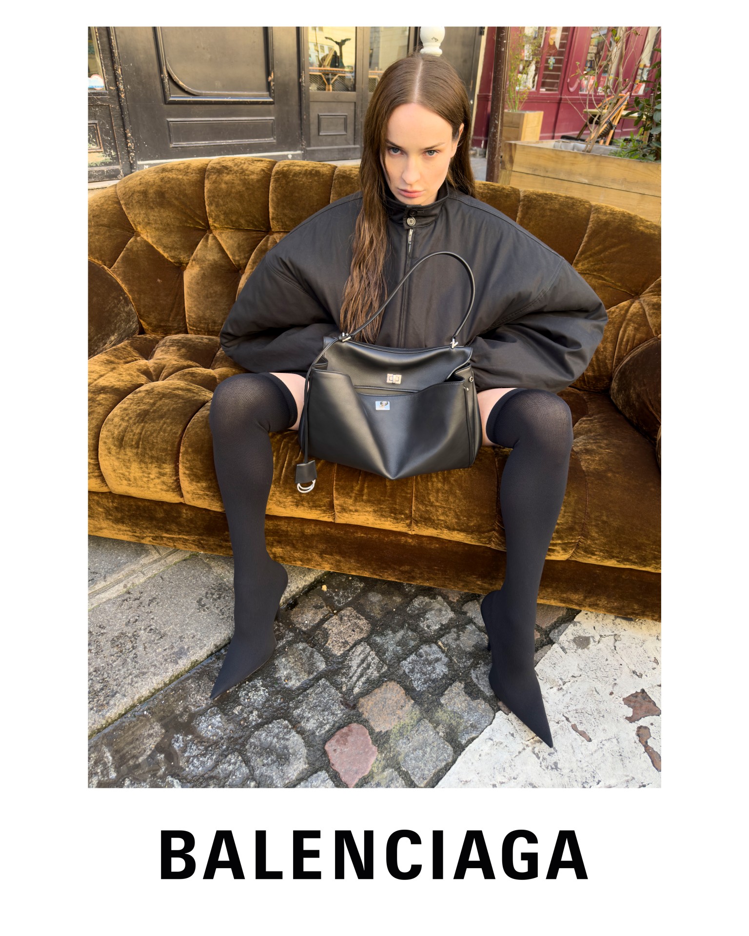 Balenciaga將時尚搬到街頭，全新廣告大片透過當代攝影大師視角探索創作與城市交織之美