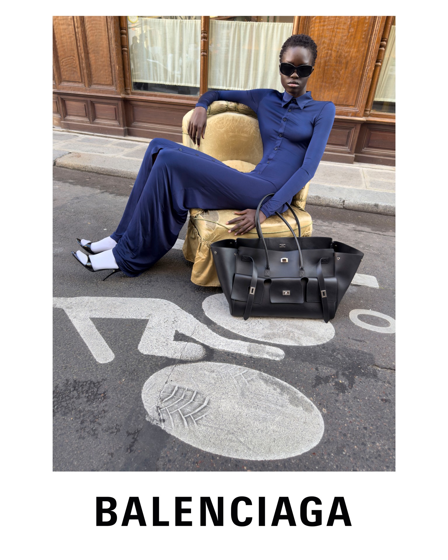 Balenciaga將時尚搬到街頭，全新廣告大片透過當代攝影大師視角探索創作與城市交織之美