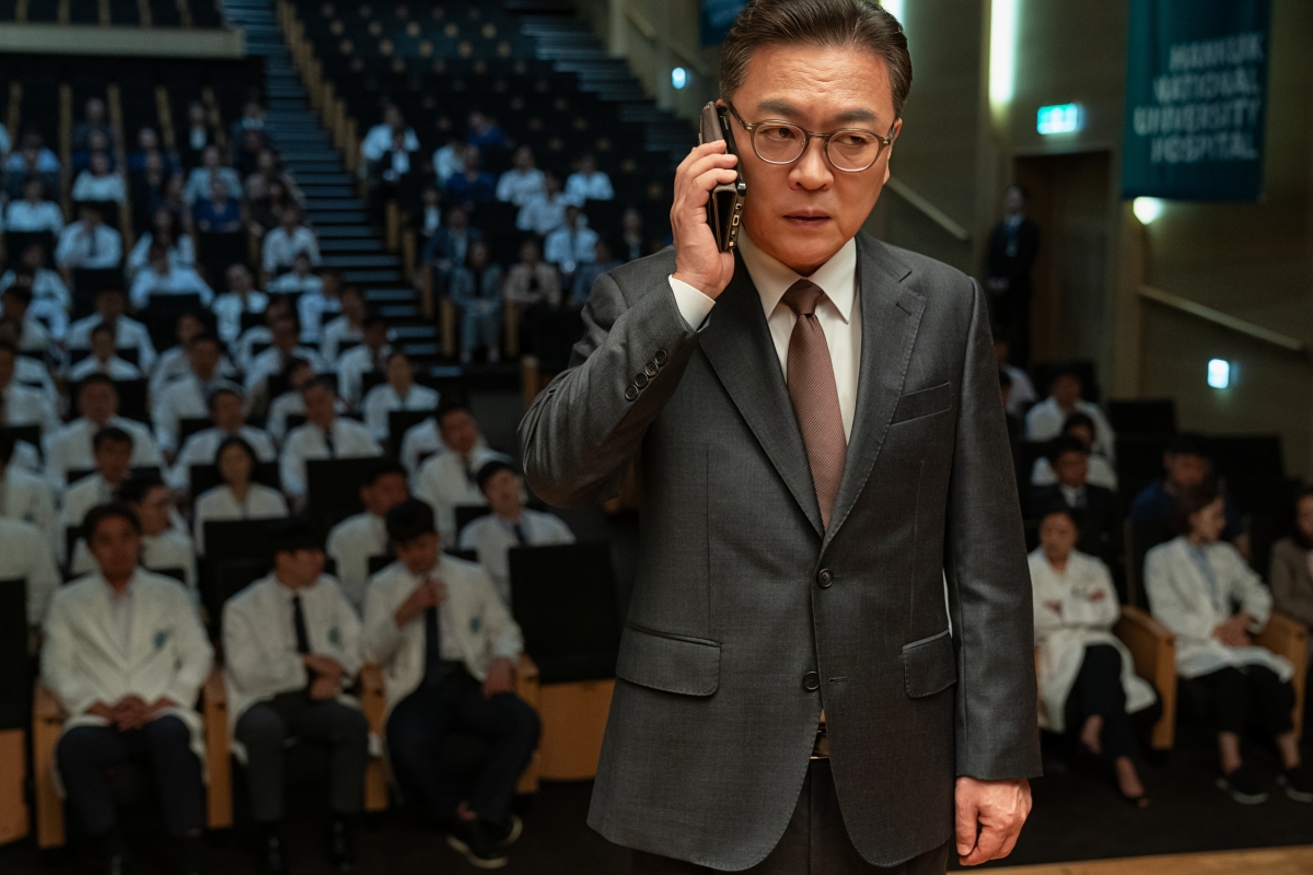 Netflix韓劇《外傷重症中心》好看到8集一次追！朱智勳角色原型是韓國軍醫院院長