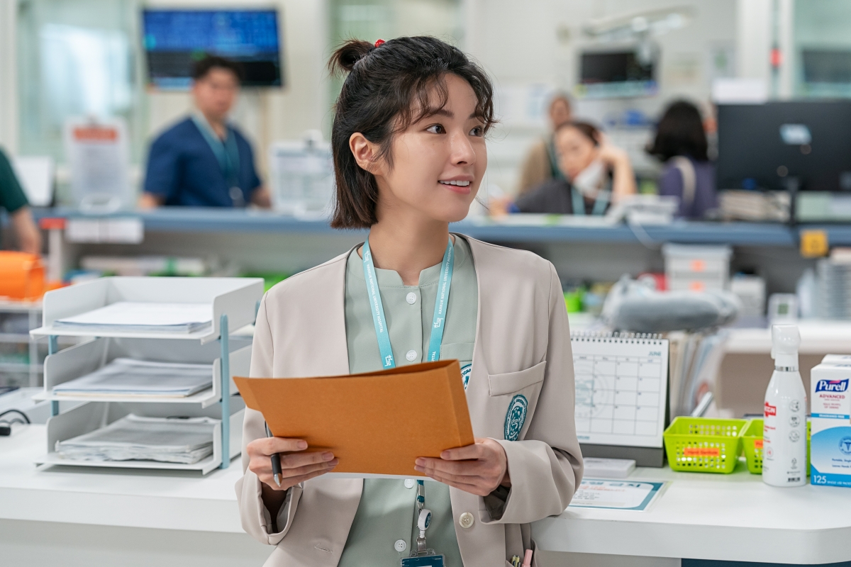 Netflix韓劇《外傷重症中心》好看到8集一次追！朱智勳角色原型是韓國軍醫院院長