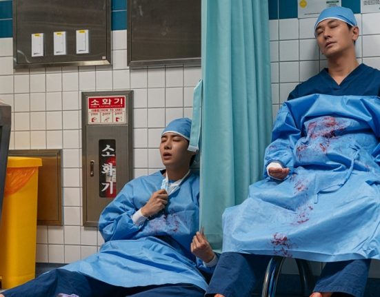 Netflix韓劇《外傷重症中心》好看到8集一次追！朱智勳角色原型是韓國軍醫院院長