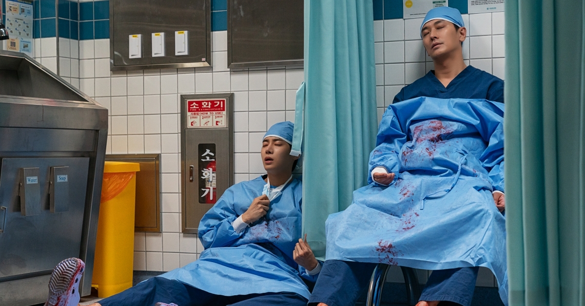 Netflix韓劇《外傷重症中心》好看到8集一次追！朱智勳角色原型是韓國軍醫院院長