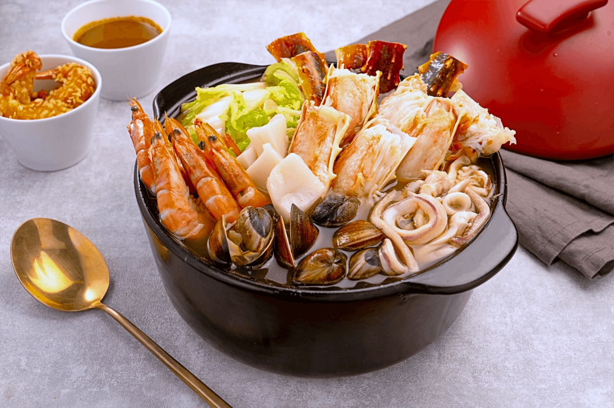 天冷吃鍋剛剛好！精緻小火鍋「樂崎」前進信義象山、金色三麥也能吃到鍋