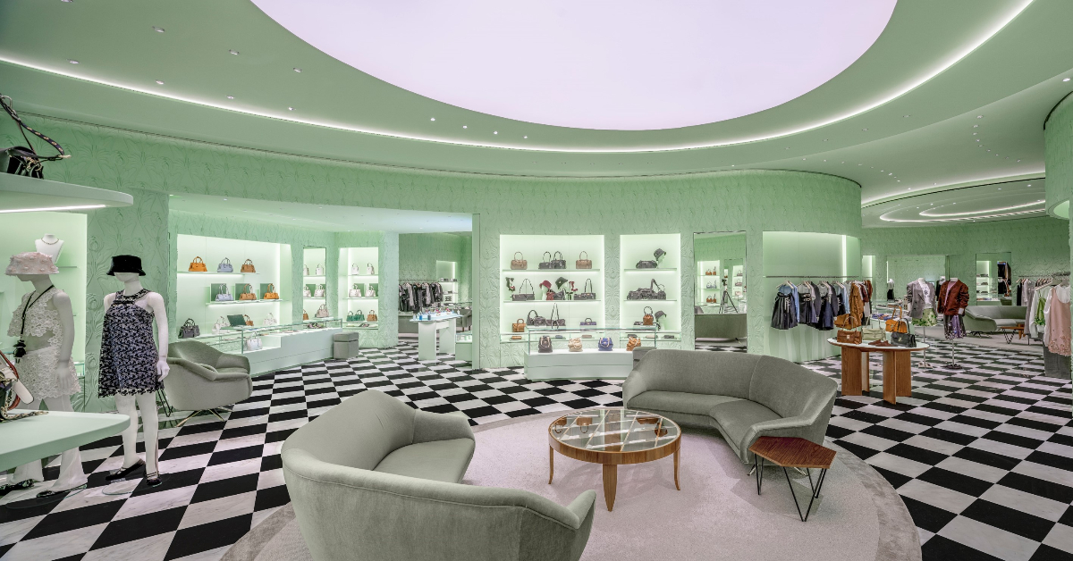 Prada ION Orchard 華麗登場：精品店升級開幕，Prada Caffè 優雅登場！