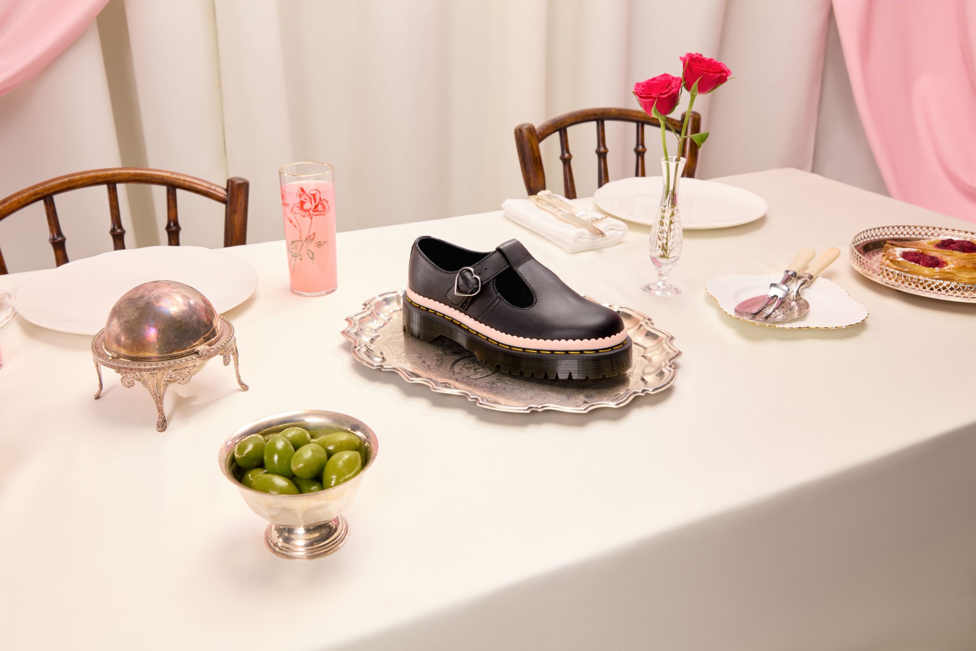 Dr. Martens 情人節限定鞋款，讓愛從腳下開始蔓延
