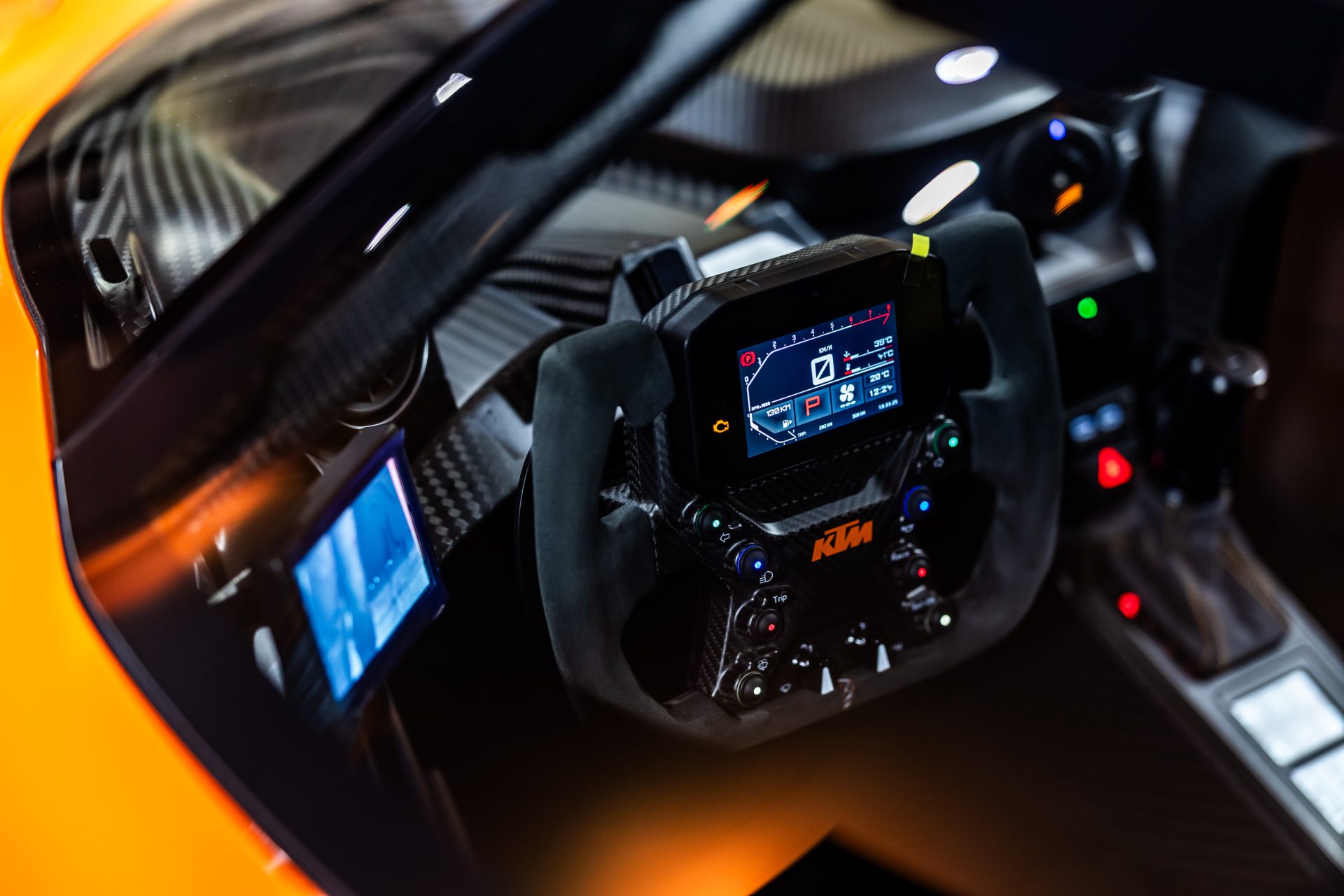 超越極限的終極駕駛體驗，最接近賽車的市售跑車 KTM X-BOW GT-XR