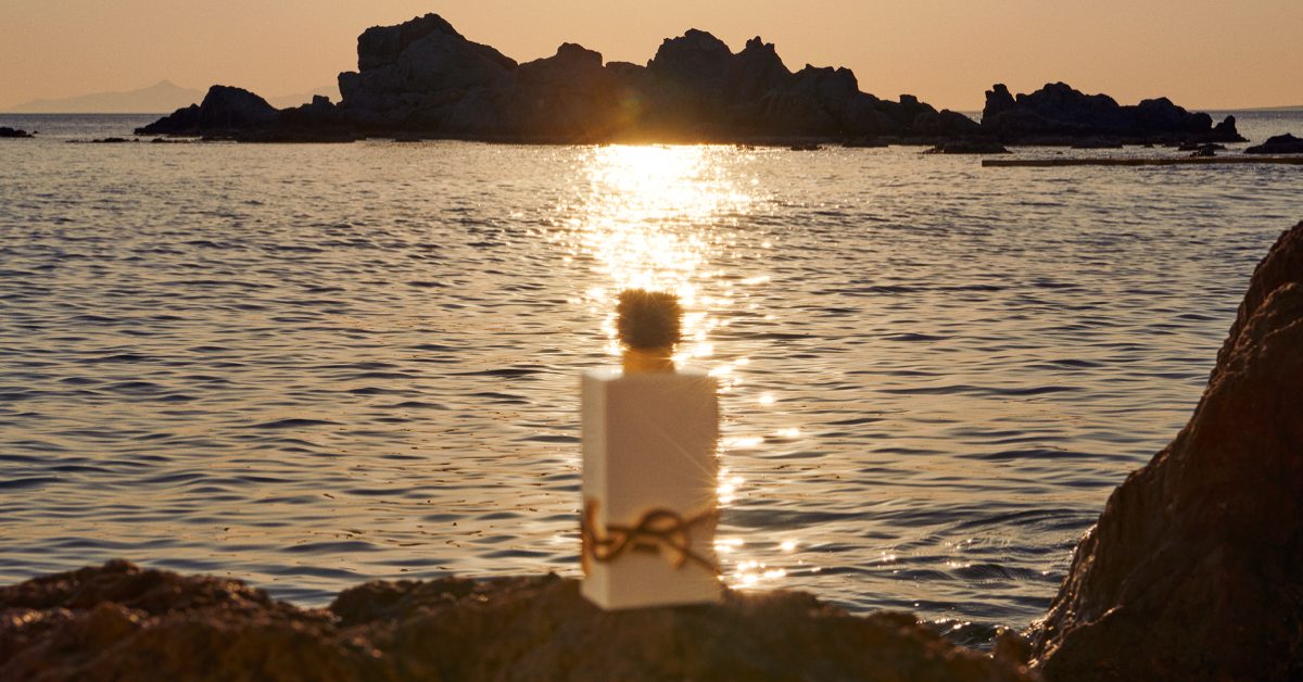 YSL首款無酒精香水！杜娃·黎波詮釋「自由不羈裸膚之水」的仲夏奢華魅力