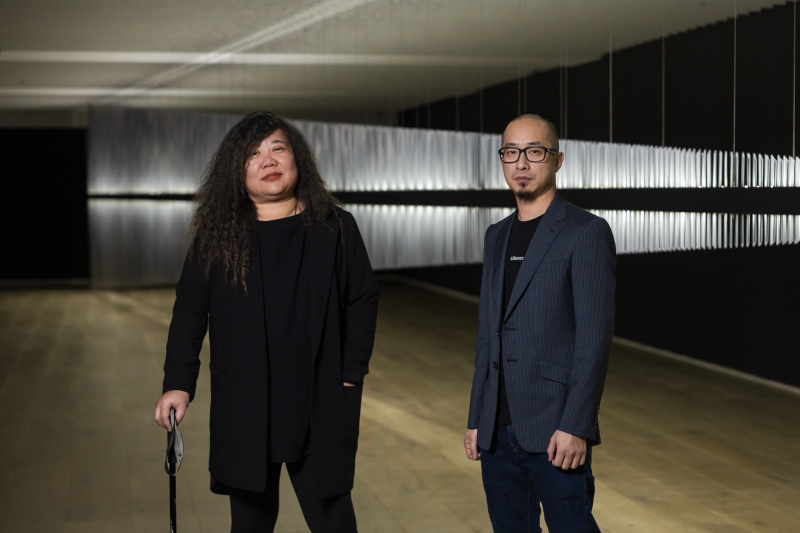 姚仲涵「光電獸系列」最大作品座落忠泰美術館！以「混沌」為題，搭配光影五感打造新展特色