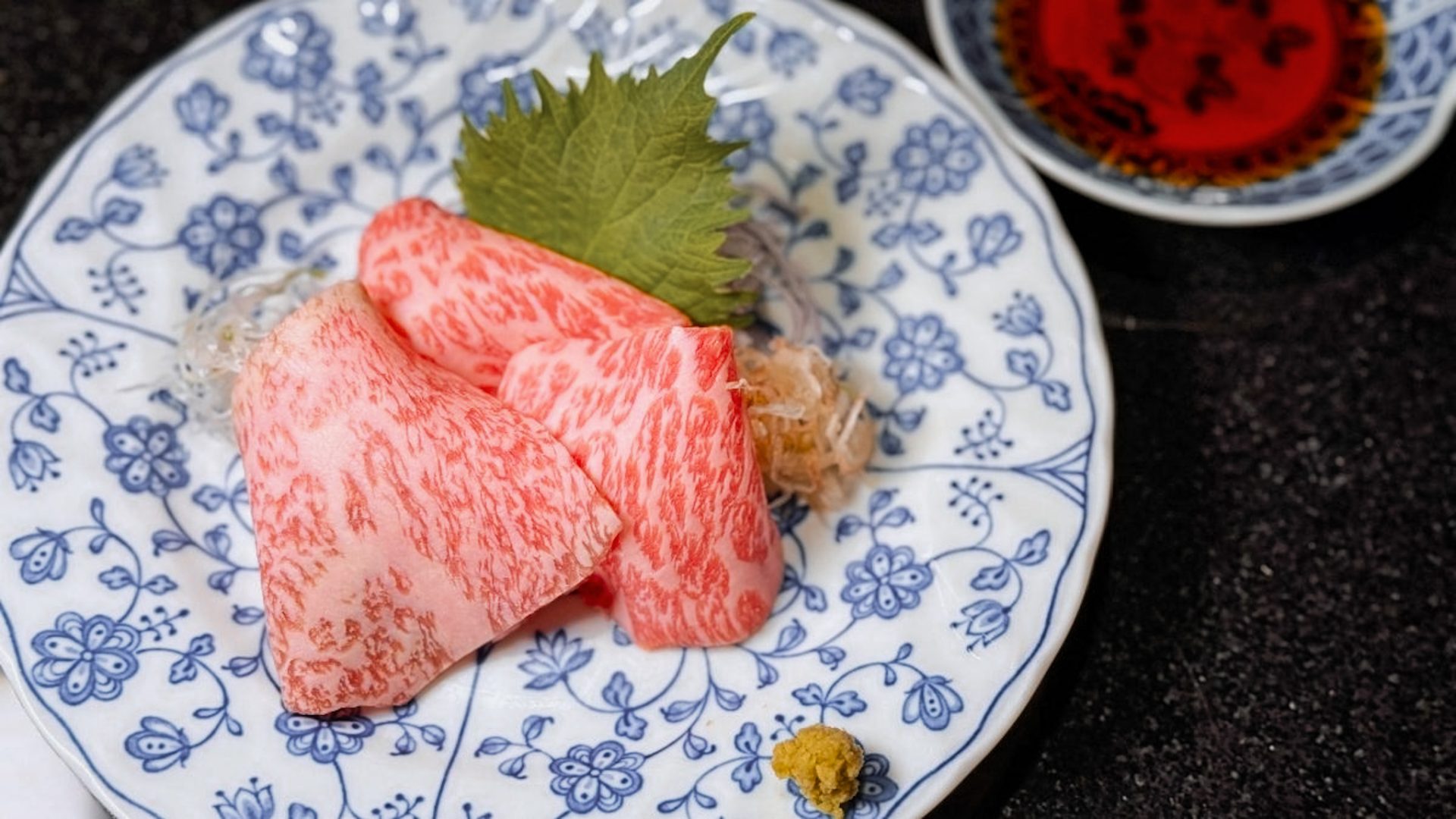 藏身台北中山三條通的老宅精緻燒肉店:赤身燒肉,黑毛和牛搭配特製小菜打造烤盤上的Fine Dining
