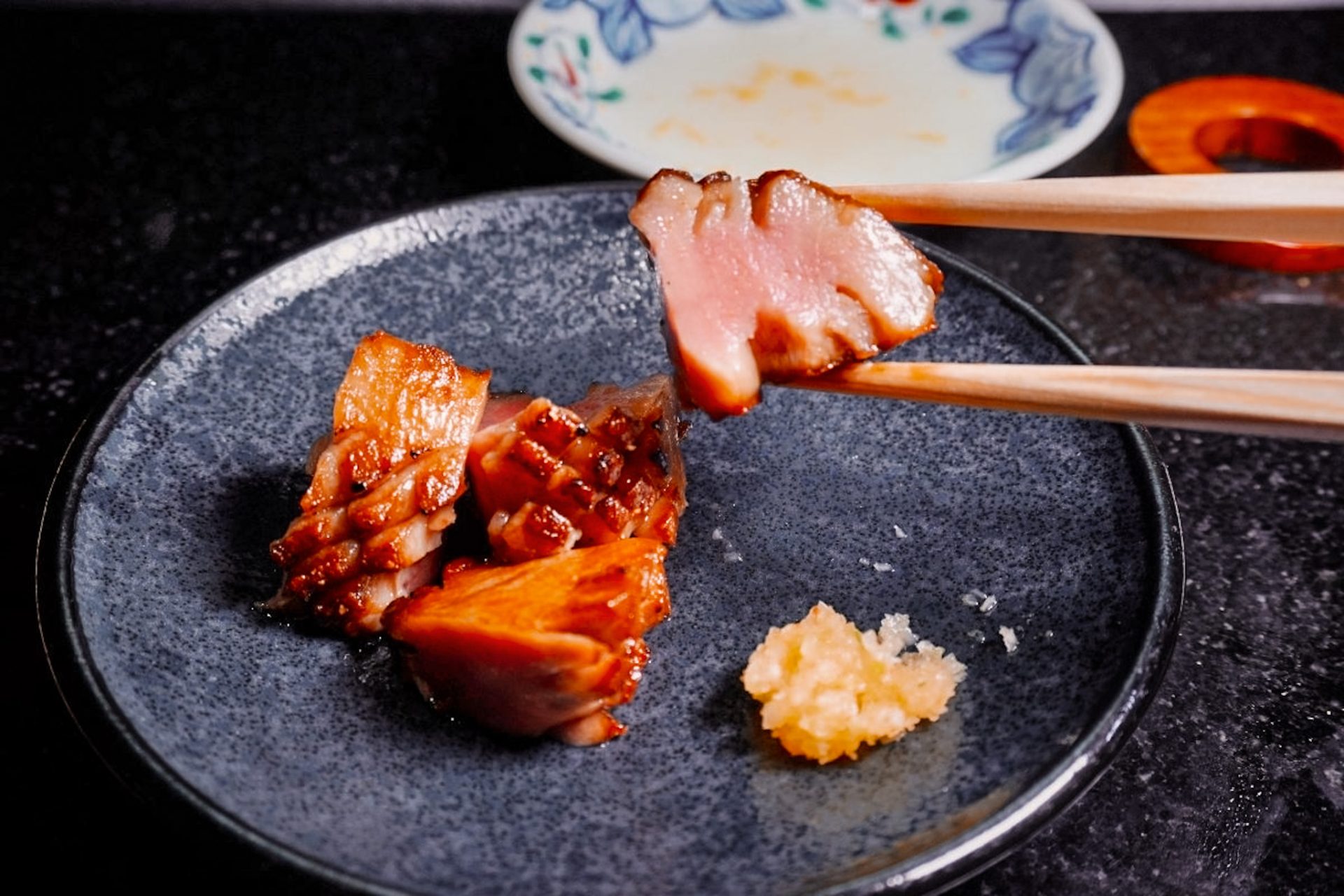 藏身台北中山三條通的老宅精緻燒肉店:赤身燒肉,黑毛和牛搭配特製小菜打造烤盤上的Fine Dining