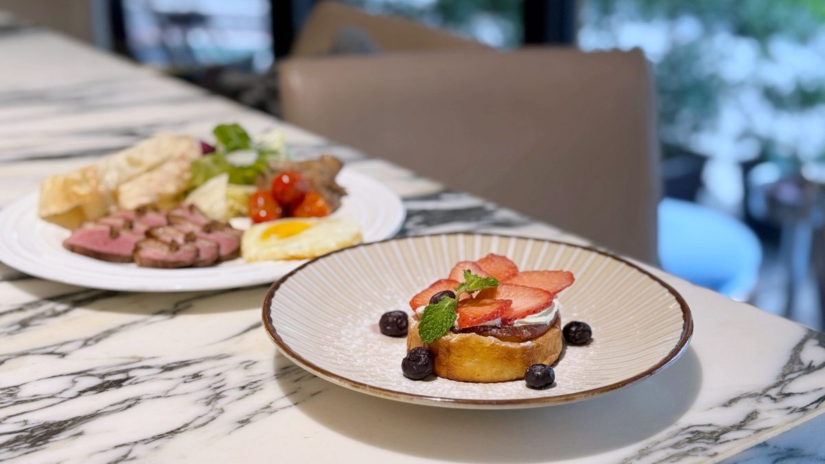東區餐酒館「花酒藏」變身「早咖晚吧」！使用乳清起司打造Ricotta Hotcake加厚鬆餅蛋糕打造獨特早午餐
