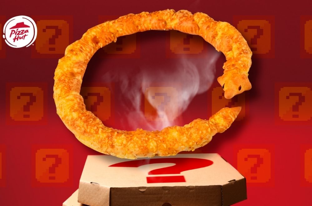 愚人節美食認真惡搞版:布朗尼裡包牛五花、奶蓋竟加牛肉麵、草莓珍珠加進披薩裡、以及披薩盲盒,這些真的都買得到!