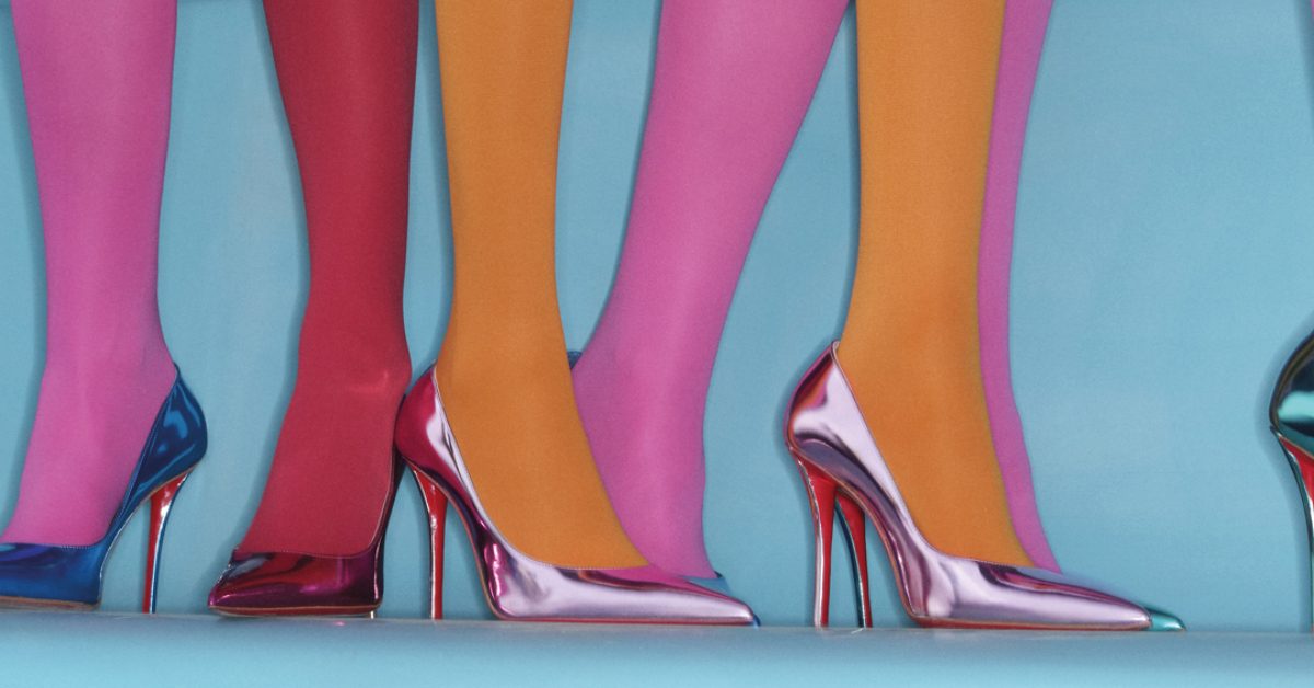 紅底之下的步履如詩，Christian Louboutin Miss Z系列詮釋當代高跟鞋語言