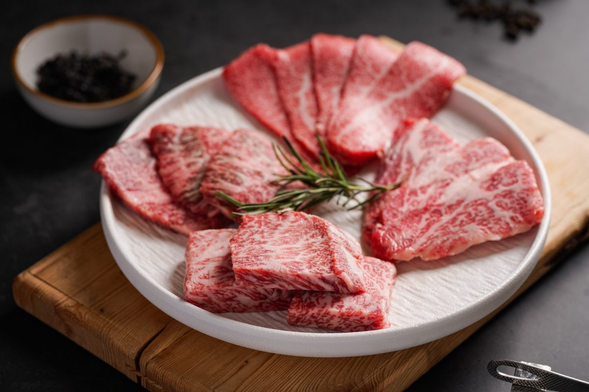 每週限定兩日開放6席！「MIKOSHI YAKINIKU己越燒肉」推出售價3200元的燒肉小料理套餐