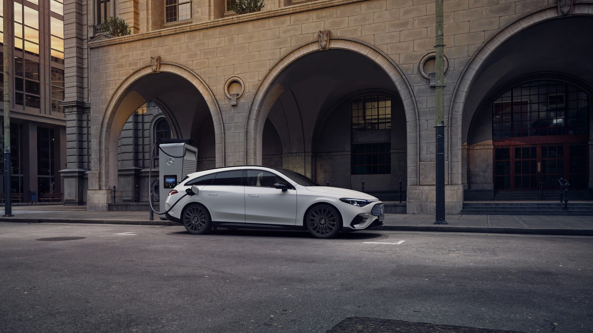 純電獵跑上路！Mercedes-Benz CLA Shooting Brake 帥氣現身