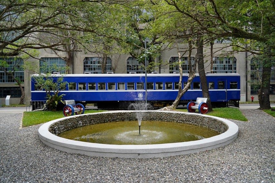 鐵道迷心中的經典「藍皮火車」駛進信義區！「國家鐵道博物館」開館推出藍皮柴油客車搭乘體驗、必探古蹟景點一覽