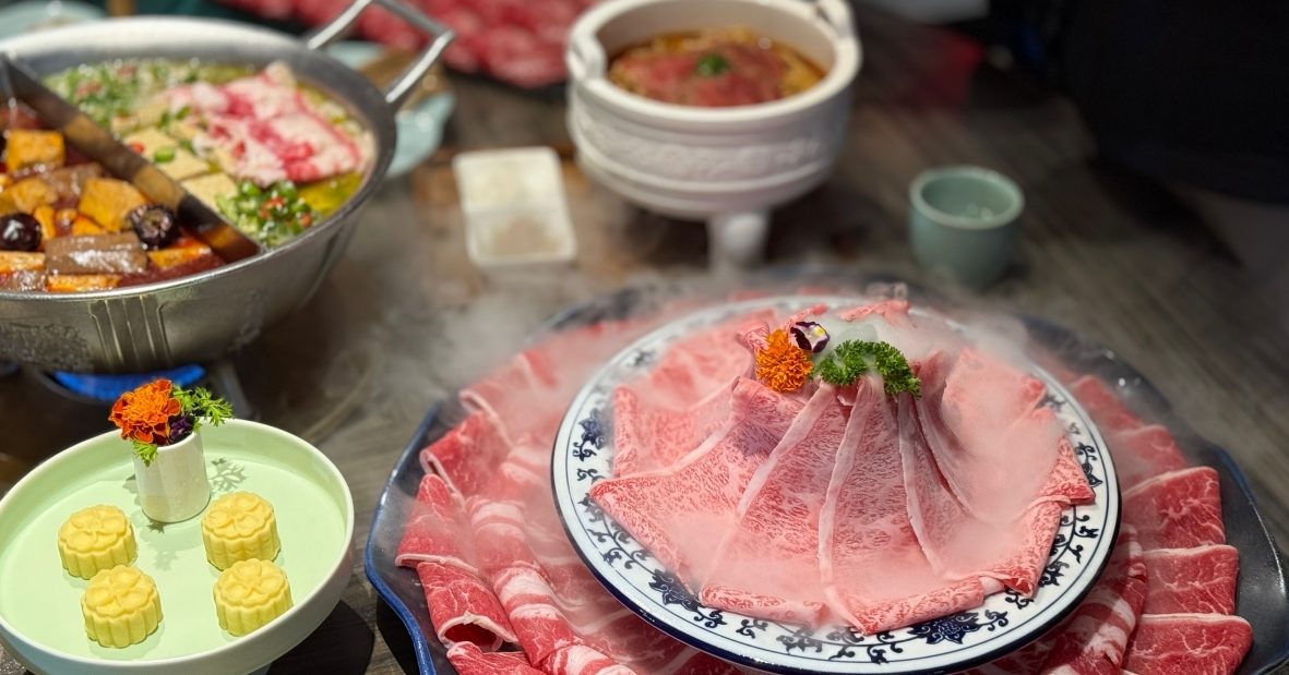 青花驕攜手故宮打造「故宮別院」餐展！會動的清明上河圖特定包廂裡看得到