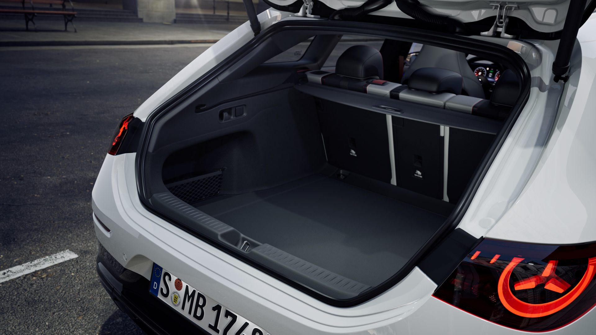 純電獵跑上路！Mercedes-Benz CLA Shooting Brake 帥氣現身