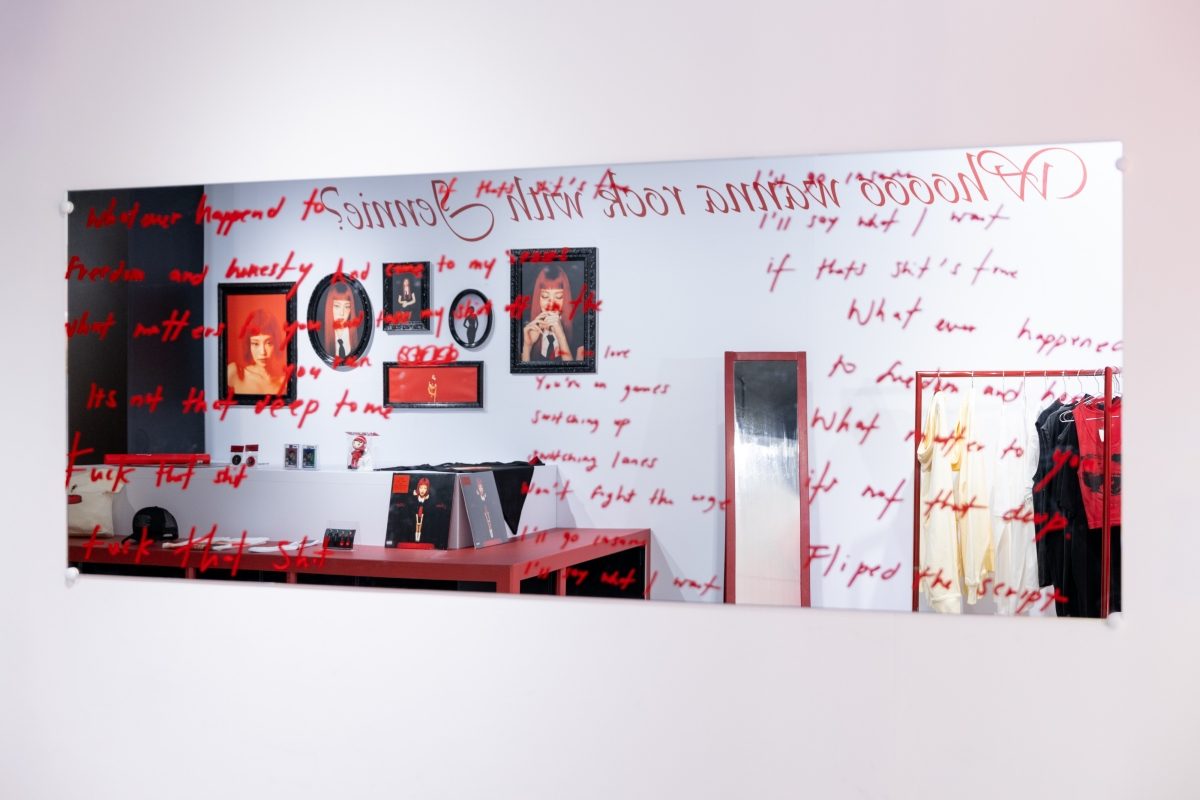 JENNIE《Ruby》期間限定體驗店登台！紅寶石系沉浸空間、黑膠首賣與亞洲限定周邊一次看