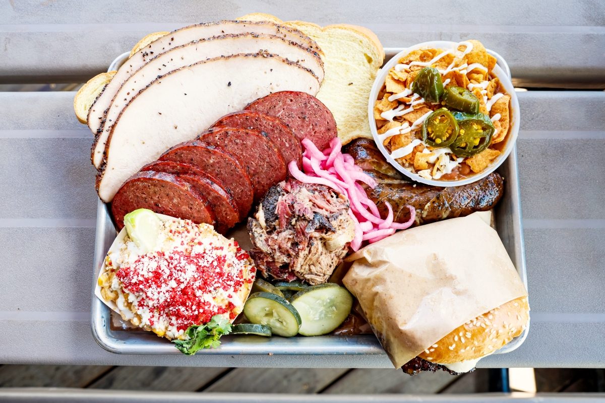 台北燒肉地圖快更新：電影《角頭》東區開燒烤店、德州第7名燒烤名店「Dayne’s」來台、牛B燒肉加入新東陽集團