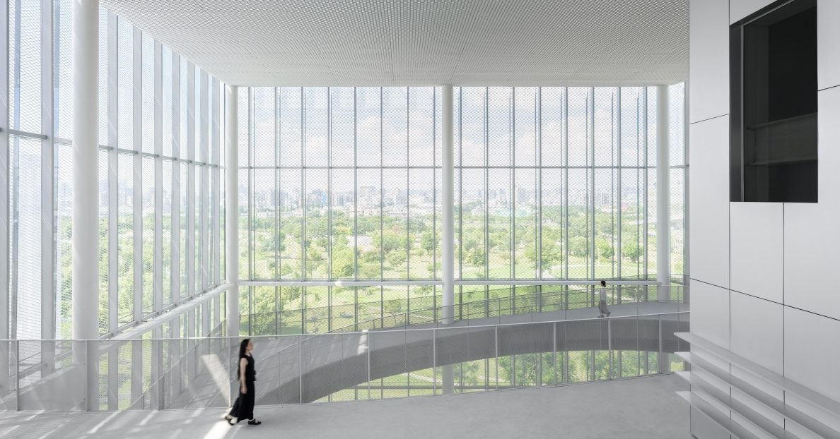 台中舊水湳機場的華麗變身！實際走訪綠美圖的通透建築空間：SANAA團隊創造的城市森林基地