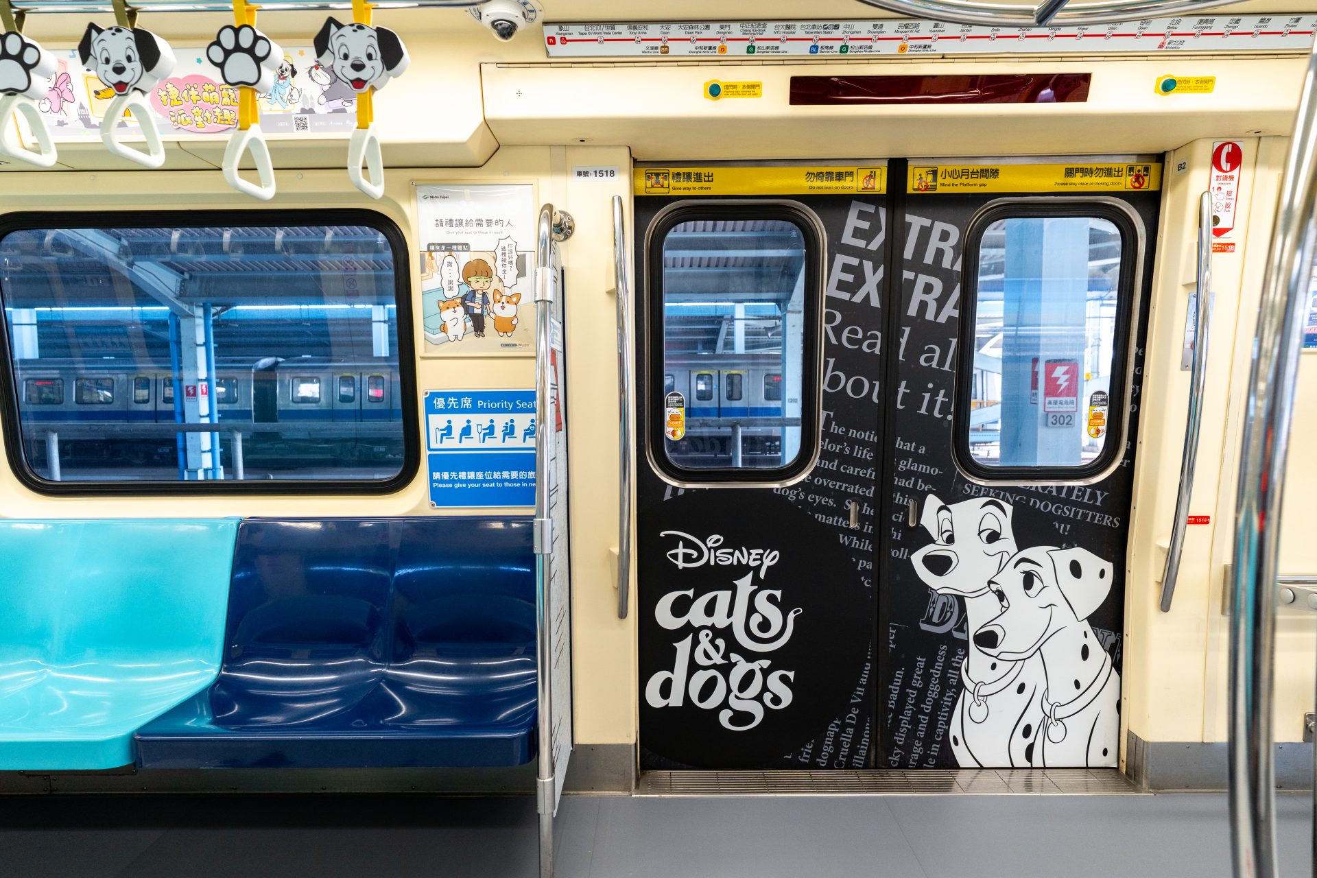 你今天拍了嗎？ 4米高酷跩「魯斯佛」成捷運大安森林公園站最佳明星，動物方程式11月中山站接力