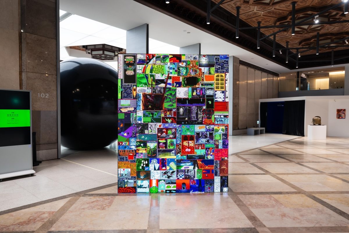 網路明星法咪咪的首場藝術策展!基隆美術館「WE ARE ME — 我(們)到此一遊」揭示社群時代的「觀看奇觀」,聶永真操刀主視覺