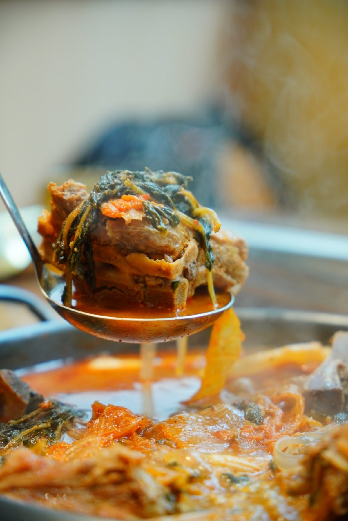 韓式料理排隊名店「Uncle-K馬鈴薯排骨火鍋」插旗台中!費時近50小時熬煮出與韓國同步滋味