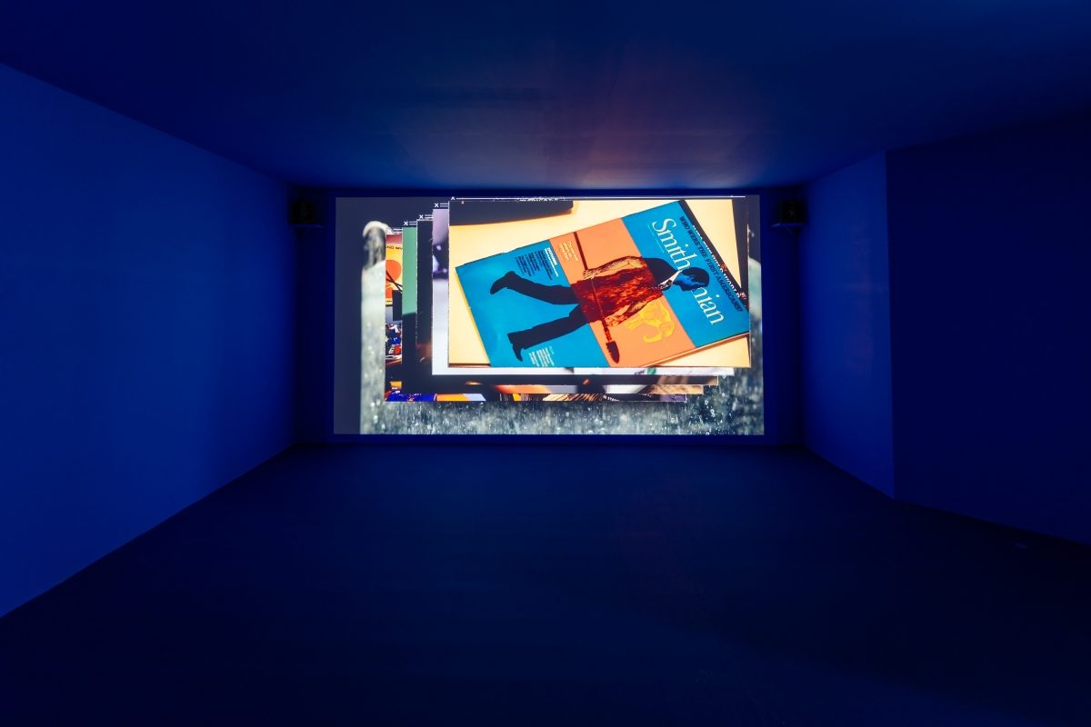 網路明星法咪咪的首場藝術策展!基隆美術館「WE ARE ME — 我(們)到此一遊」揭示社群時代的「觀看奇觀」,聶永真操刀主視覺