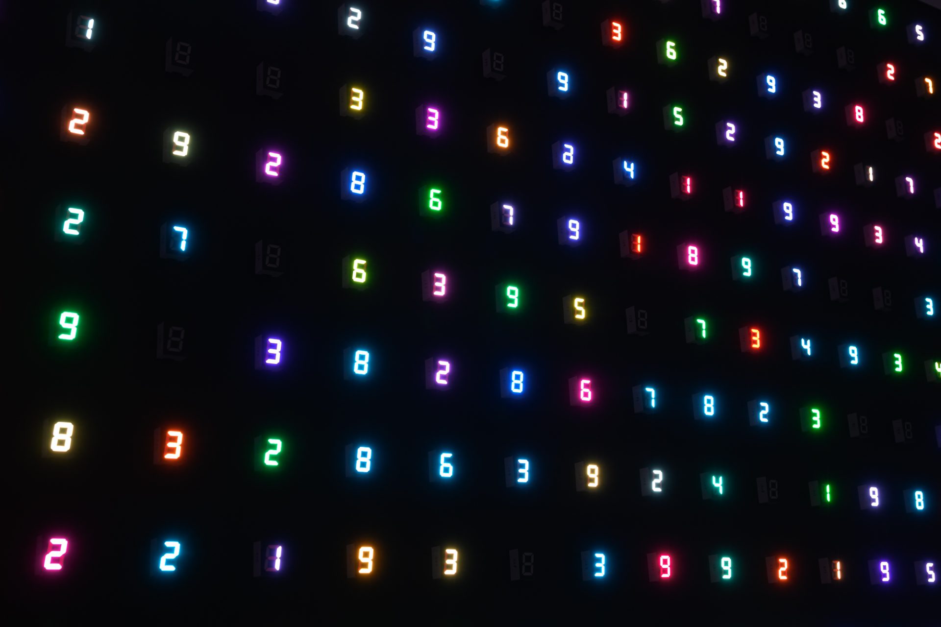 宮島達男在台個展第一站：內湖「TAO ART」藝廊揭開「無盡的生命循環」序章