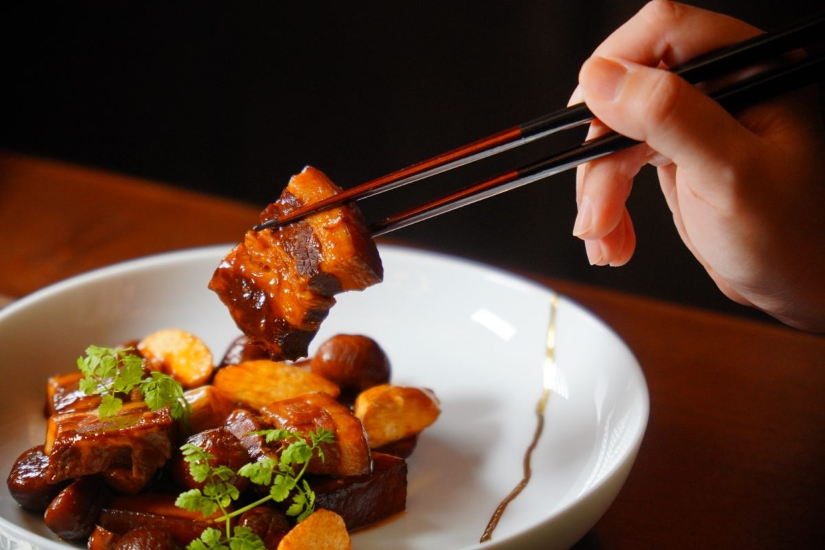 元紀台灣菜七年級新主廚上任！秋冬新菜紅柿入雞湯煲煮、羊腩肚取代豬腸燉四神湯成亮點