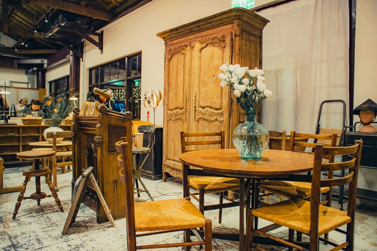 老物迷挖寶去！「台北蚤之市」集結200位國際古董賣家，飽覽老車、古著軍品、黑膠唱片、底片機等寶物 