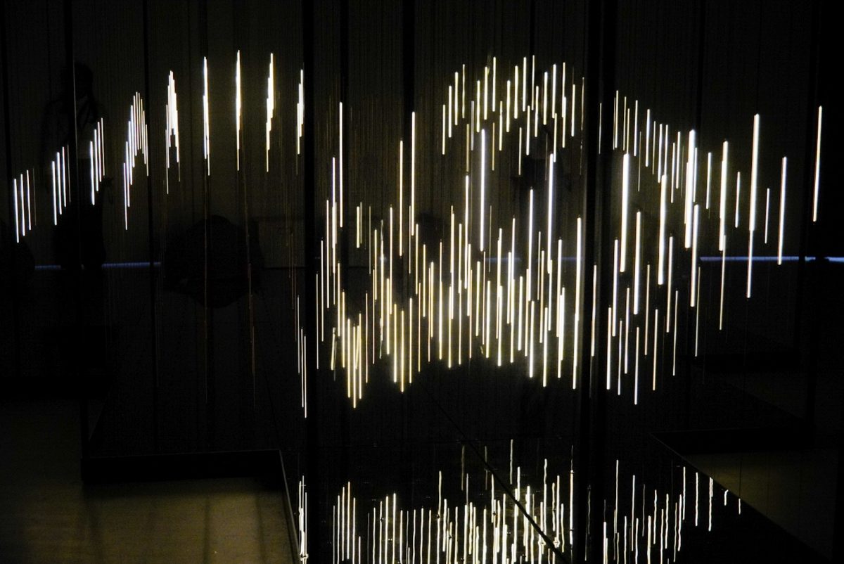 這場展覽得戴上偏光鏡才能看！ 勤美術館新展「Input > Unknown」大玩視覺魔法