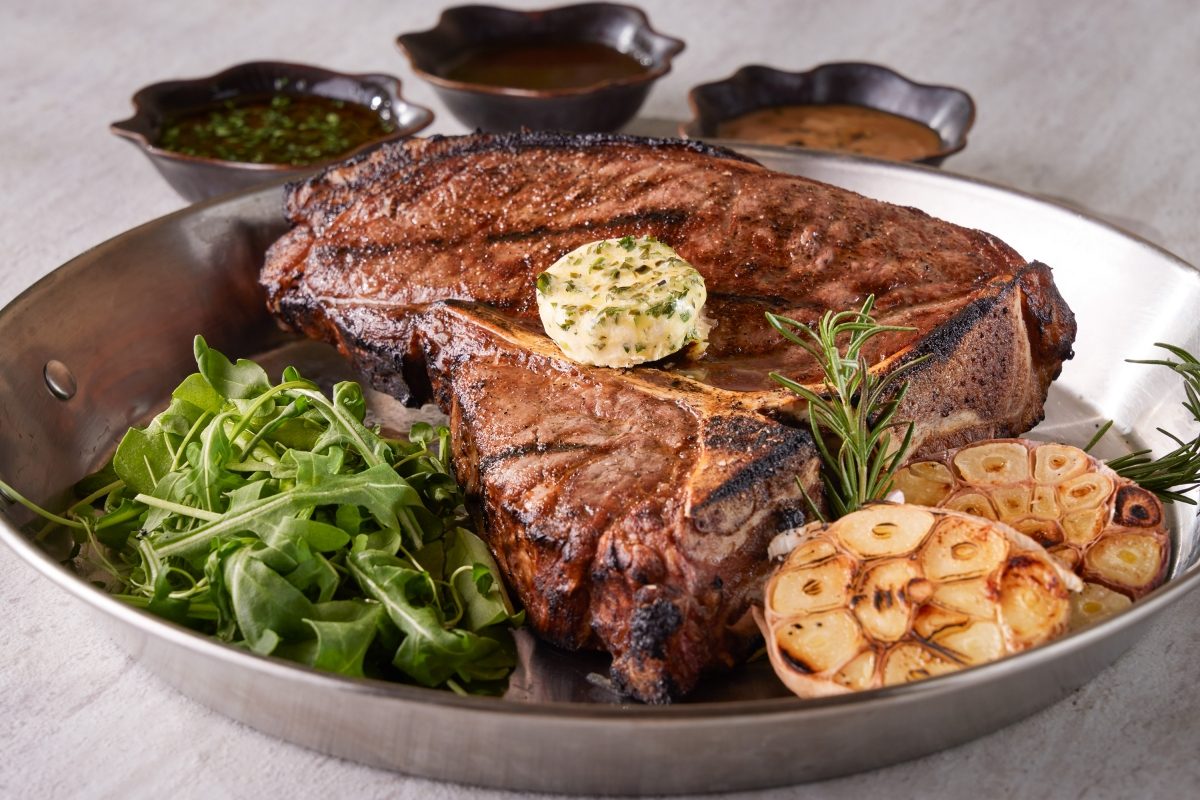 台北上班族聚餐選擇：寒居酒店2樓BeGood餐廳推大份量美義料理，海鮮拼盤與火燒蛋白霜甜點必點