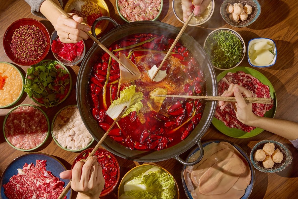 專訪台北東區「馮校長老火鍋」主理人，探究自信將成都話題麻辣鍋引進東區川鍋一級戰區的原因