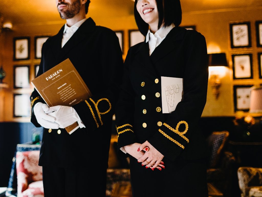 隱身在全球飯店裡的神秘集團：專訪台灣「金鑰匙」會長，聽聽他們的故事