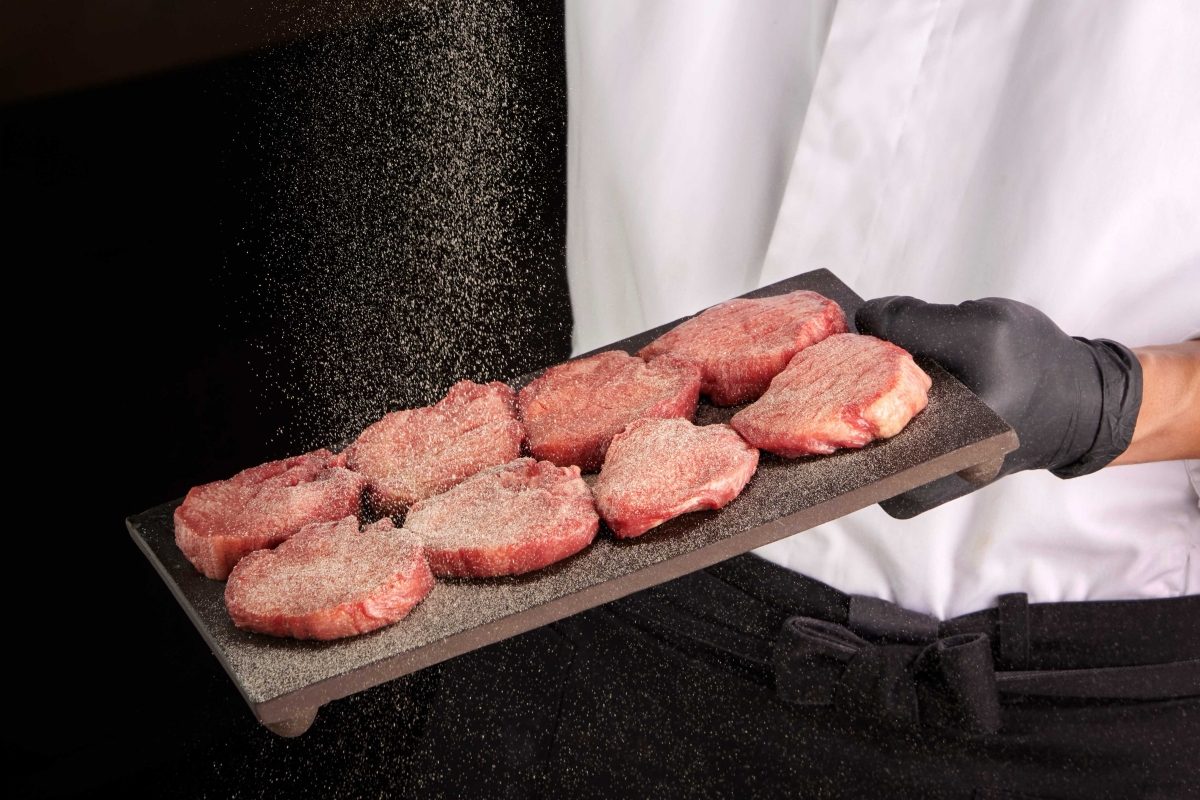 390元就能吃到炭火牛舌定食！乾杯集團新品牌「牛舌佑介」統一時代百貨B2美食街12/21正式登場