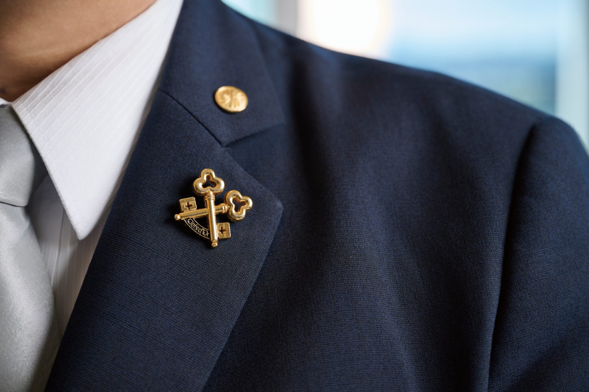 隱身在全球飯店裡的神秘集團：專訪台灣「金鑰匙」會長，聽聽他們的故事