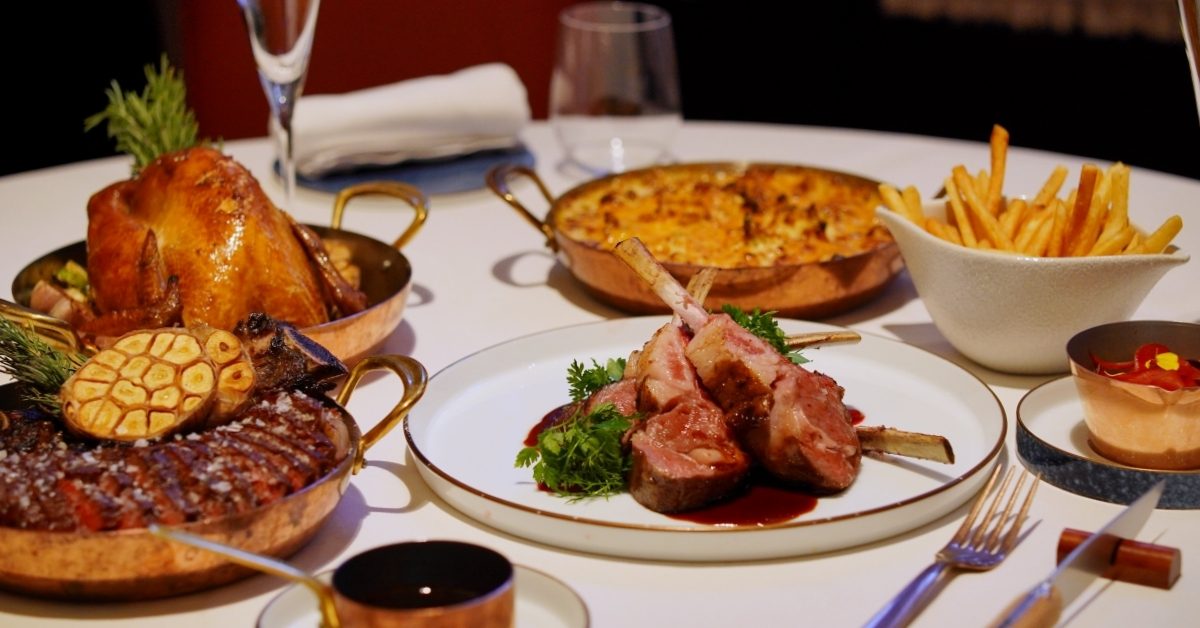 聖誕節聚餐吃什麼？台北嘉佩樂酒店「焰28」打造共享式耶誕饗宴，紅羽春雞成亮點