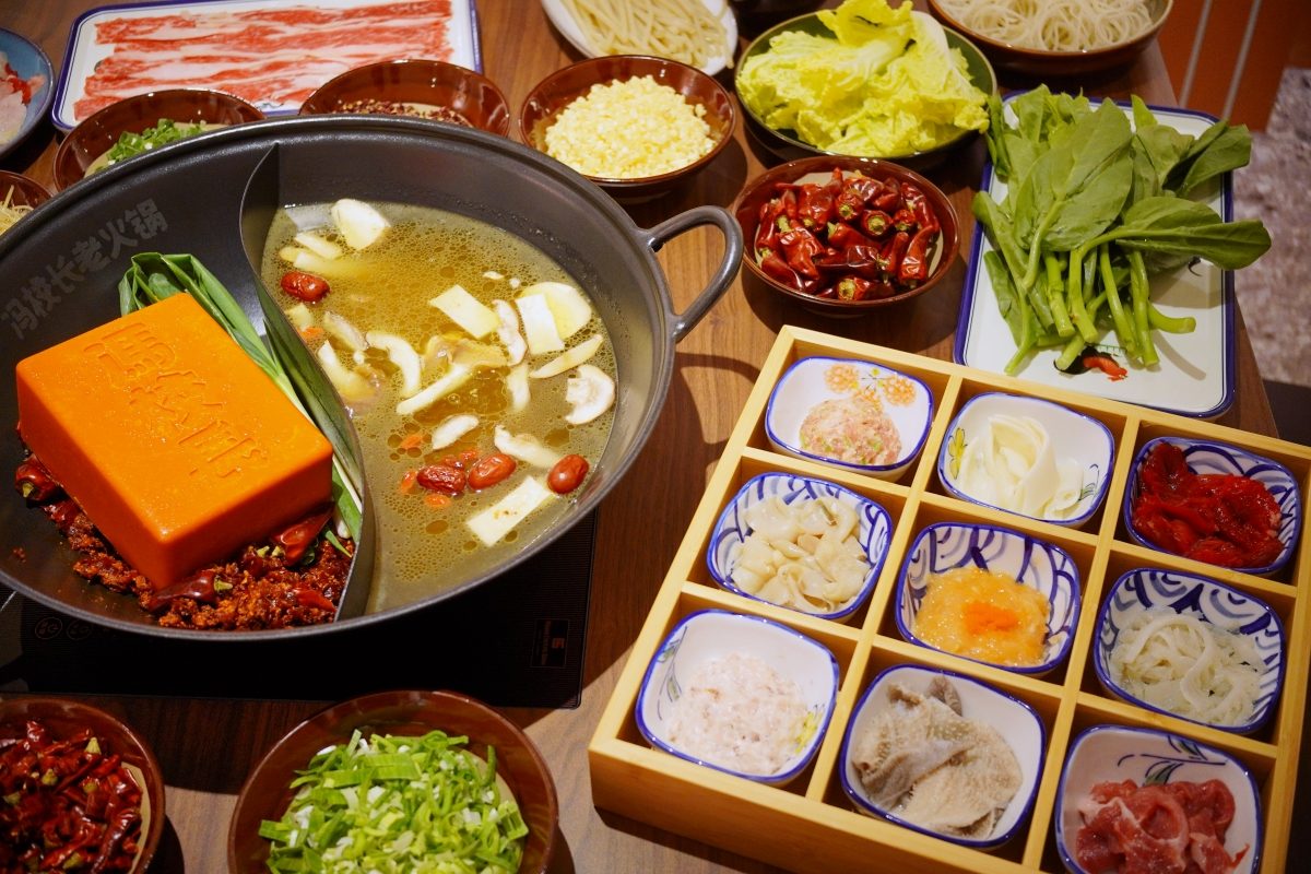 專訪台北東區「馮校長老火鍋」主理人，探究自信將成都話題麻辣鍋引進東區川鍋一級戰區的原因