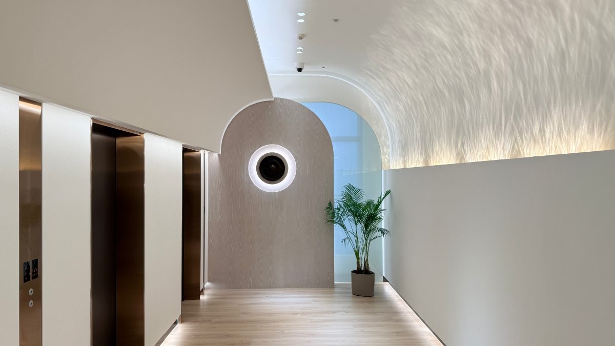 全台首間療癒型飯店「嵨開安旅」台北開幕！鄰近忠孝復興捷運站、111間客房每一間都有頌缽