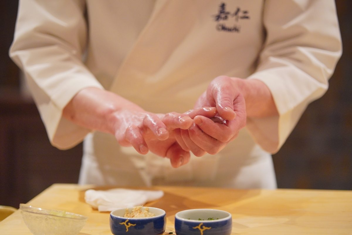 藏在壽司裡的奪星野心！專訪米其林一星「鮨嘉仁」料理長奧地太一：「新的一年期望可以升上二星」