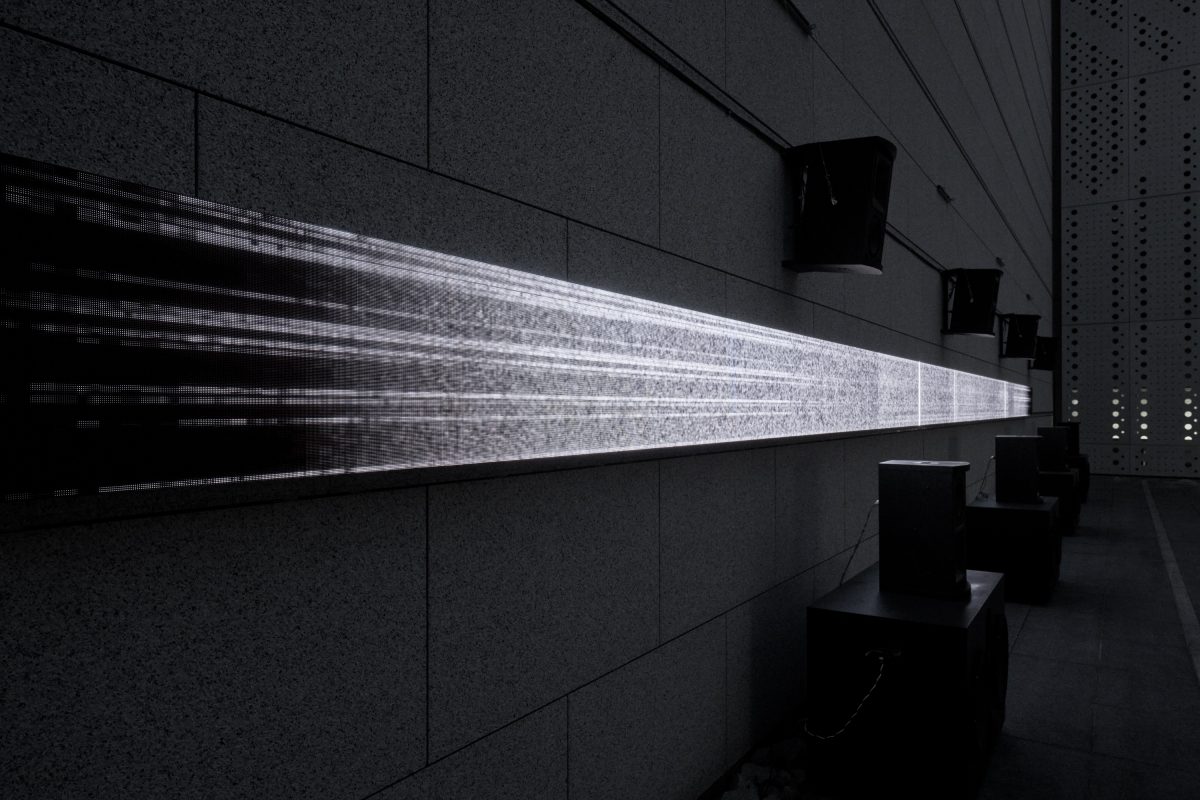 坂本龍一回顧展10月北美館登場！展出生前與真鍋大度、高谷史郎等藝術家合作的7件大型藝術裝置