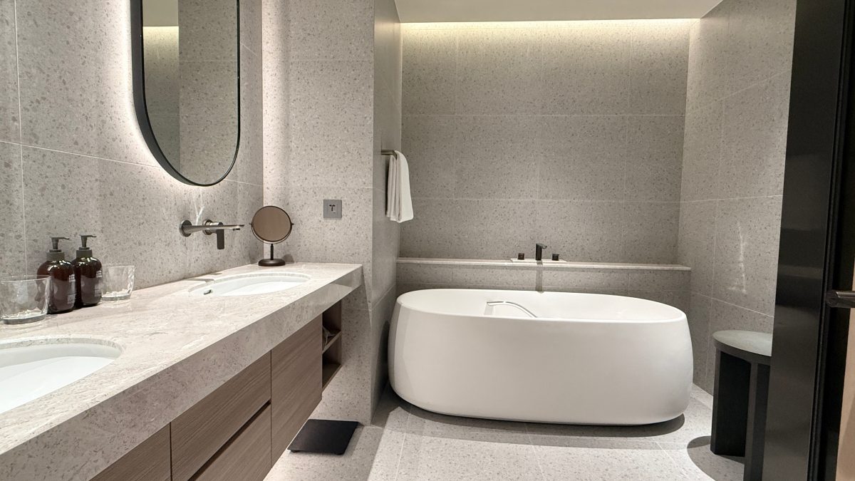 全台首間療癒型飯店「嵨開安旅」台北開幕！鄰近忠孝復興捷運站、111間客房每一間都有頌缽