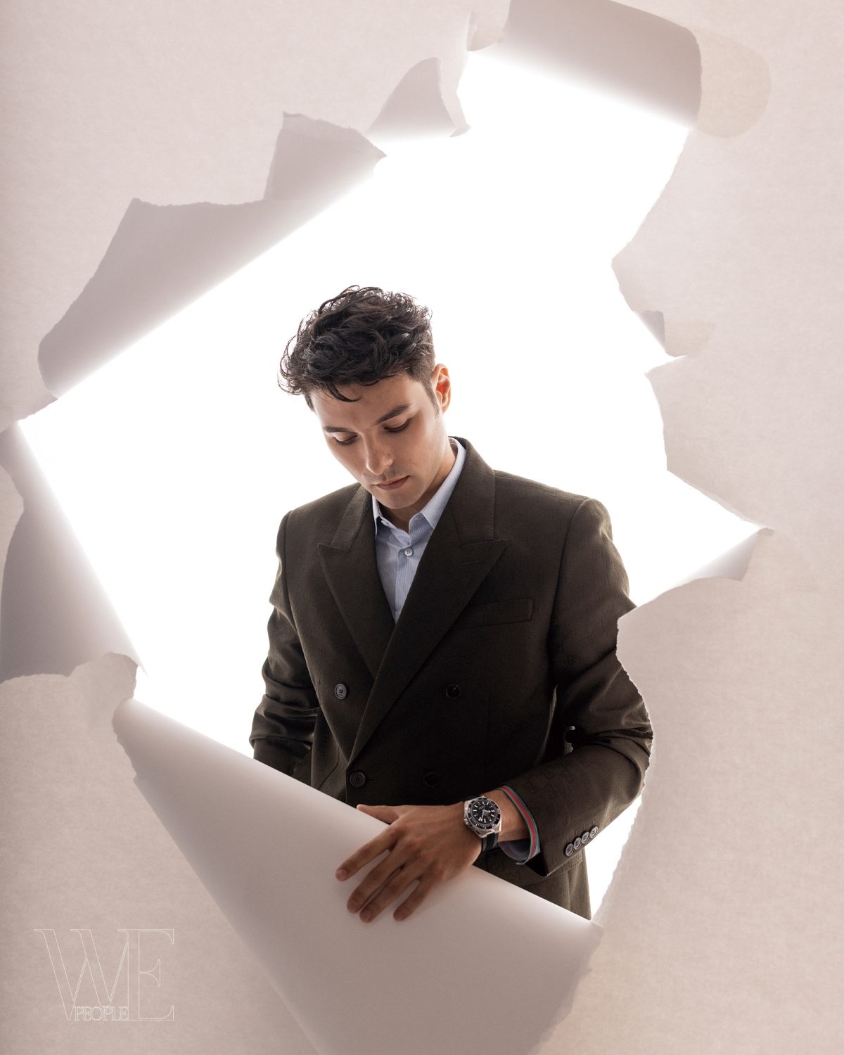 WEPEOPLE NO.199封面人物專訪：鳳小岳｜活出自己最不可思議的模樣 Don't Give Up! Keep on trying 