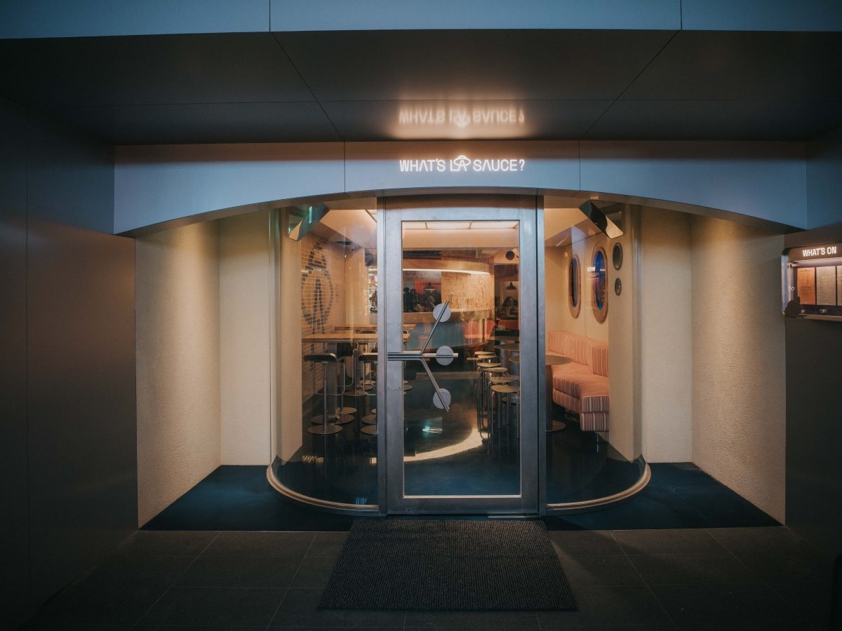 台北松菸全新聚會場所：「WHAT's LA SAUCE」中西合併餐點提供晚餐餐酒服務