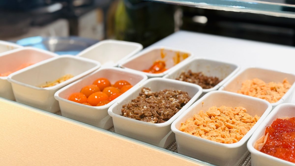 北車必吃日式立食飯糰：東京名店「一粒萬福」飯糰店登台，15種口味自由選配重現日式極簡美味